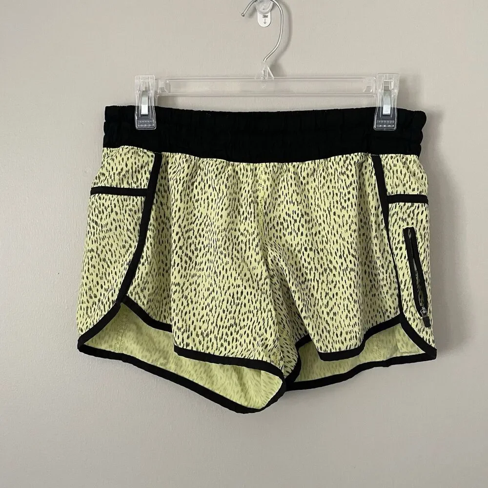 Lululemon Size 8 Yellow Printed Tracker Shorts 4